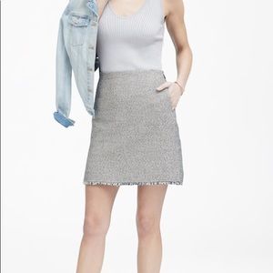 NEGOTIABLE — Banana Republic Tweed Skirt - Size 2